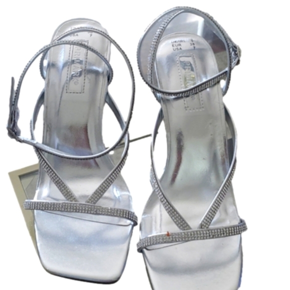 PRIMARK SLIVER SANDALS WITH CRYSTALS SIZE 7 - Picture 1 of 9